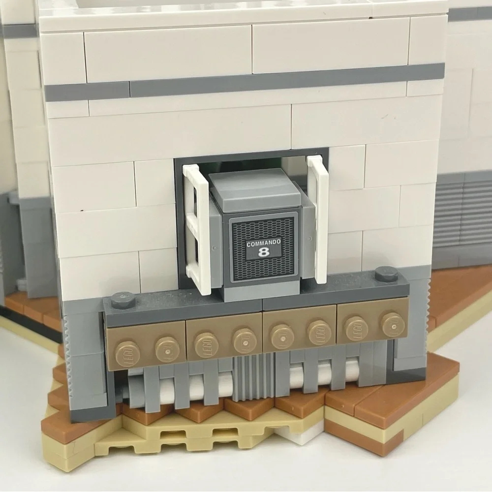 LEGO Ideas Seinfeld 21328 Building Kit Collectible Display Model Complete No Box